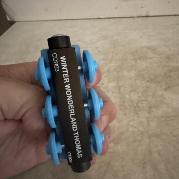 Thomas Wooden Railway WINTER WONDERLAND THOMAS for wooden train sets - Picture 5 of 7